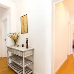 Apartment Belem! Charming 2 Bedroom W Terrace, Wifi & Free Street Parking *