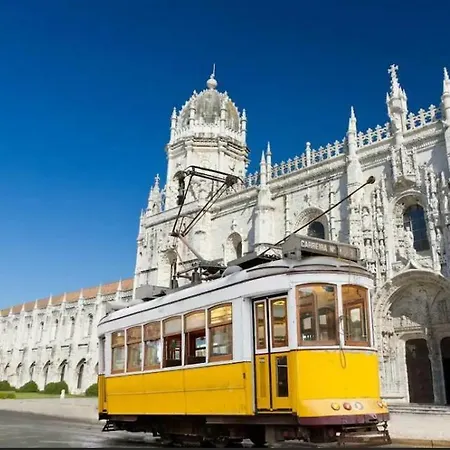 Belem! Charming 2 Bedroom W Terrace, Wifi & Free Street Parking Appartamento Lisbona