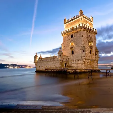 Belem! Charming 2 Bedroom W Terrace, Wifi & Free Street Parking * Lisbon