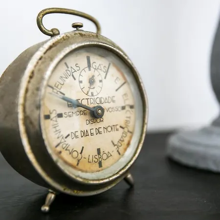 Belem! Charming 2 Bedroom W Terrace, Wifi & Free Street Parking Apartment Lisbon