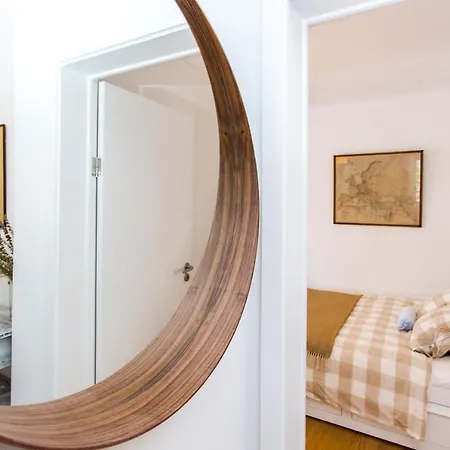 Belem! Charming 2 Bedroom W Terrace, Wifi & Free Street Parking Appartement *