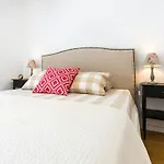 公寓 Belem! Charming 2 Bedroom W Terrace, Wifi & Free Street Parking *