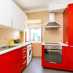 Belem! Charming 2 Bedroom W Terrace, Wifi & Free Street Parking 公寓 *