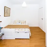 公寓 Belem! Charming 2 Bedroom W Terrace, Wifi & Free Street Parking Lisboa
