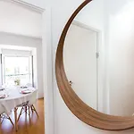 Belem! Charming 2 Bedroom W Terrace, Wifi & Free Street Parking * Lisboa