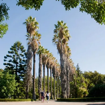 Belem! Charming 2 Bedroom W Terrace, Wifi & Free Street Parking