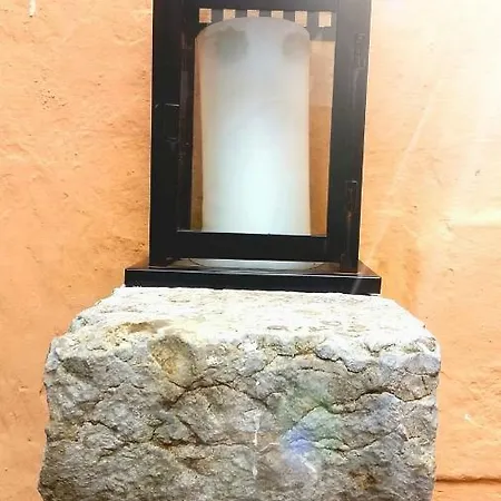 Daire Belem! Charming 2 Bedroom W Terrace, Wifi & Free Street Parking