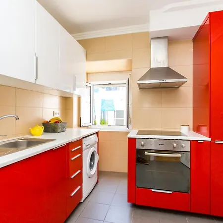 Belem! Charming 2 Bedroom W Terrace, Wifi & Free Street Parking Daire *