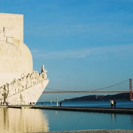 Belem! Charming 2 Bedroom W Terrace, Wifi & Free Street Parking Лиссабон